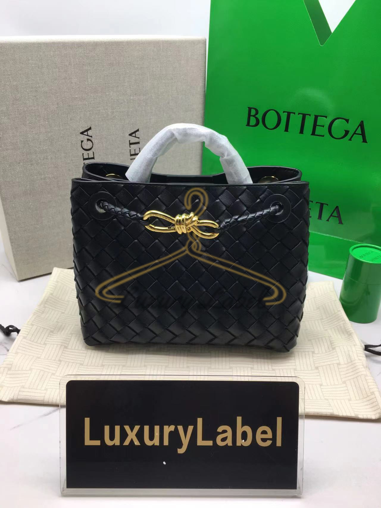 보테가베네타 24ss 안디아모 스몰 743568 (컬러 블랙)