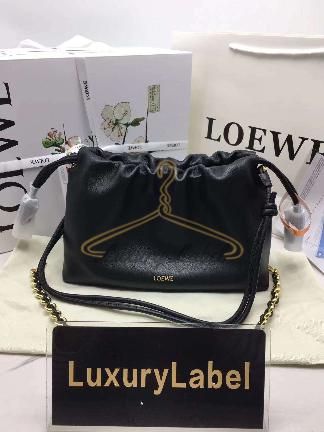 로에베 미디엄 플라멩고 펄스 (램스킨)