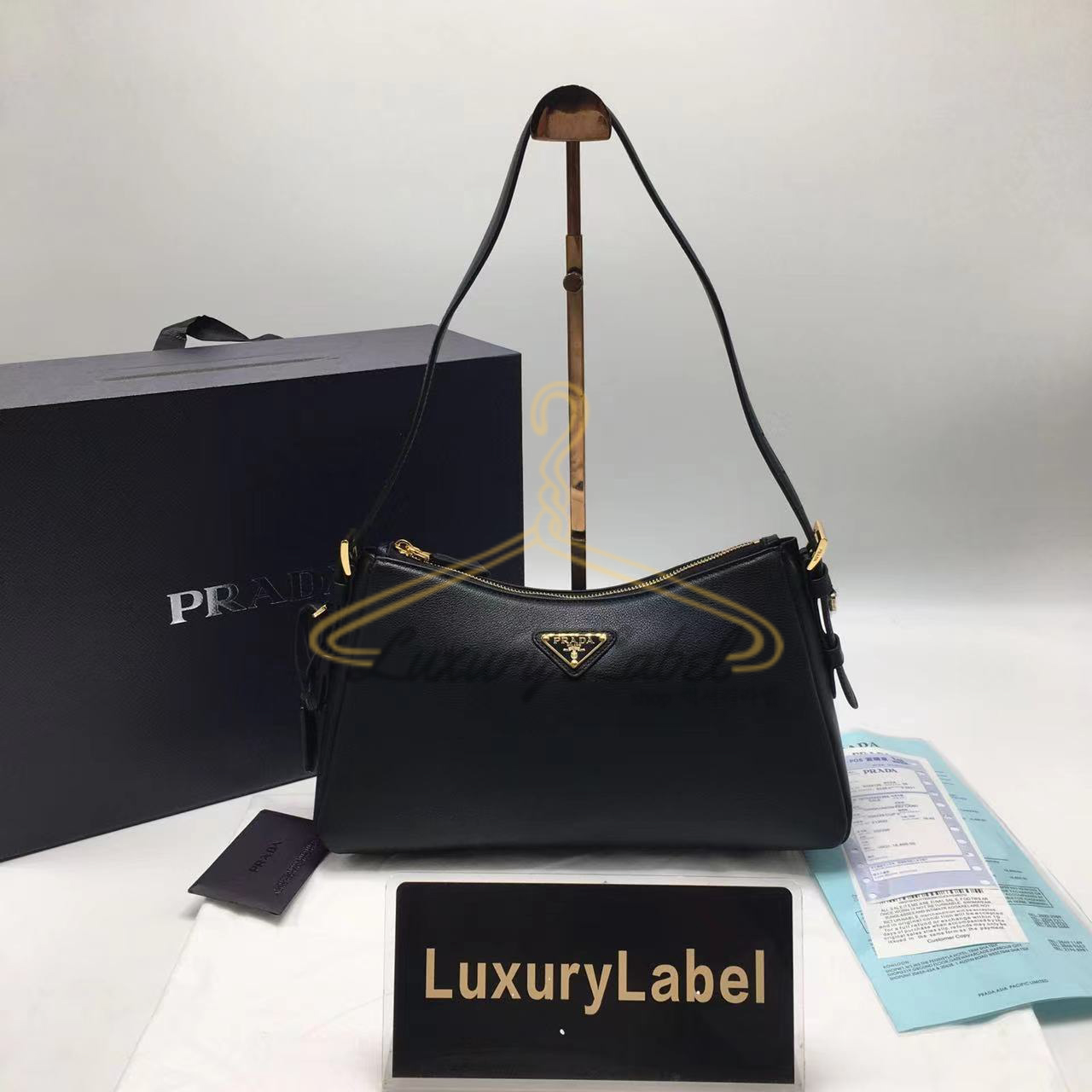 프라다 에메 미디엄 가죽 숄더백 1bc229