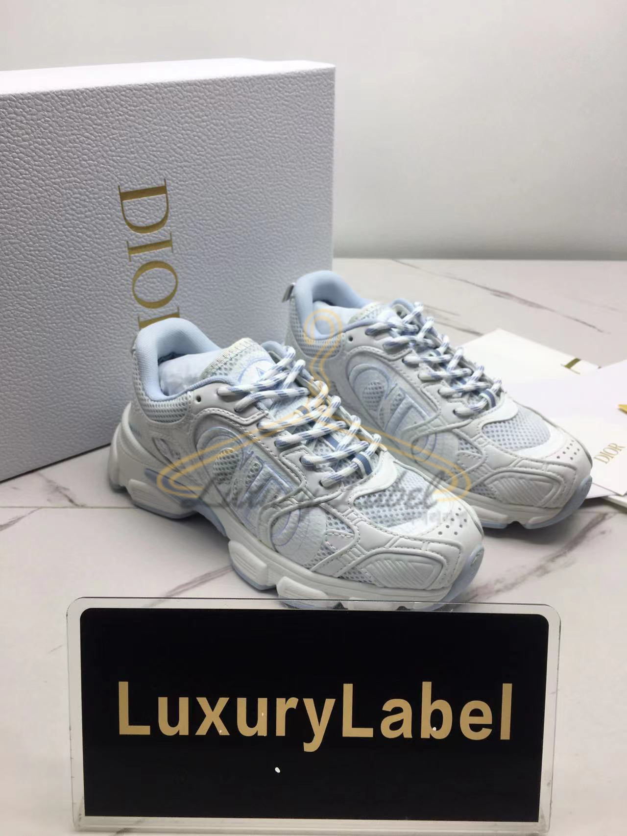 디올 크로노 스니커즈