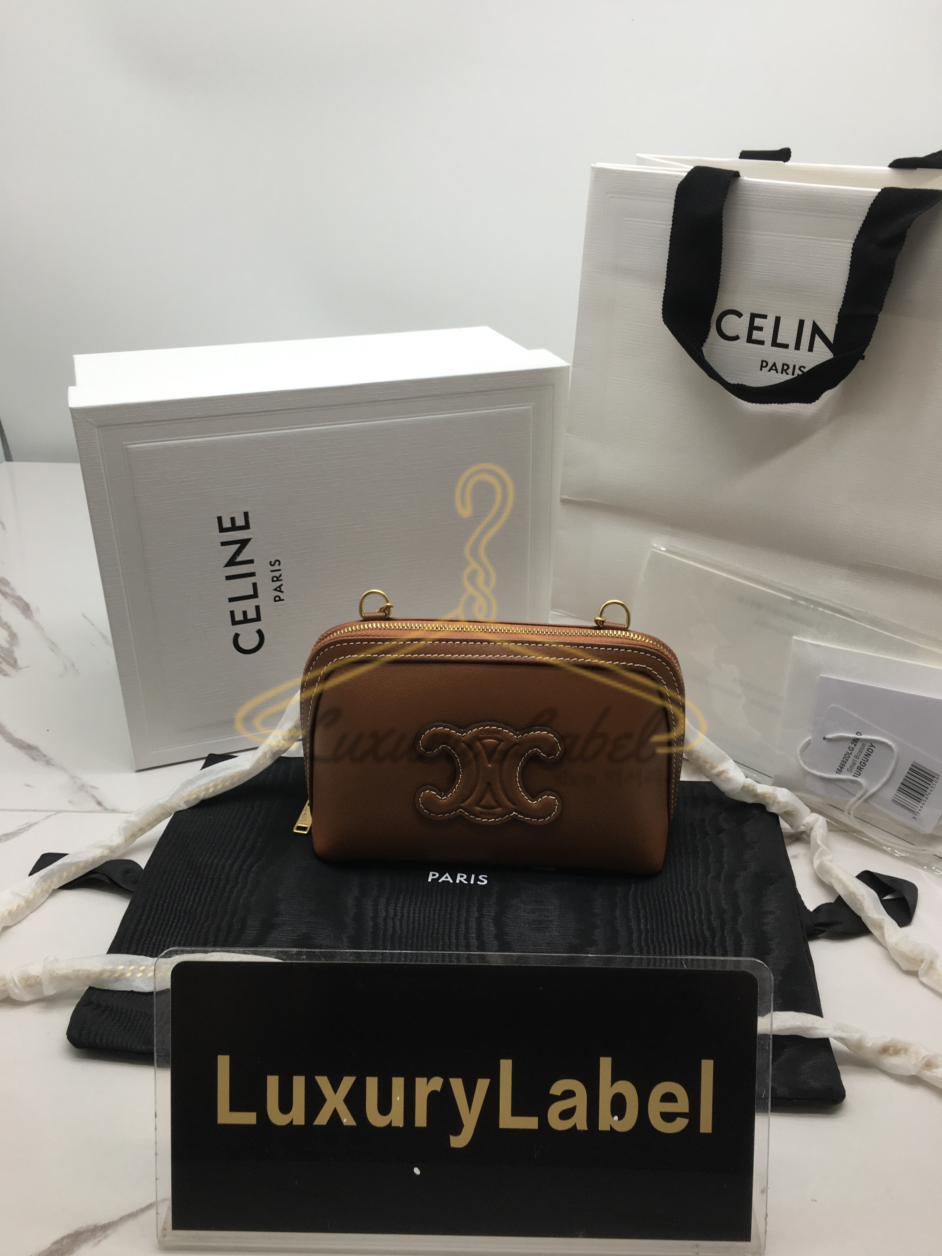 셀린느 퀴르 트리오페 체인 클러치