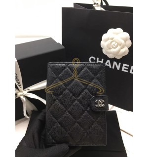 샤넬 클래식 캐비어 여권지갑 (금장)