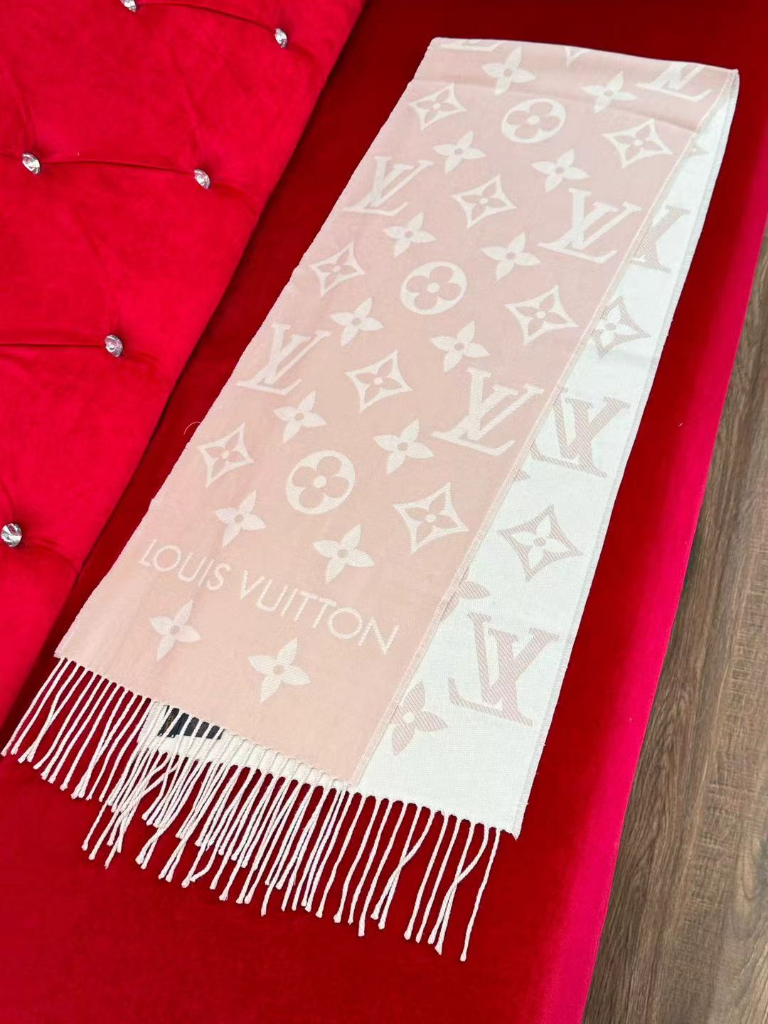 루이비통 에센셜 울 머플러 핑크 베쥬로즈 M77854