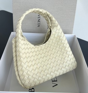 보테가베네타 캄파나 미디엄 844249