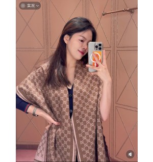 구찌 울 자카드 머플러