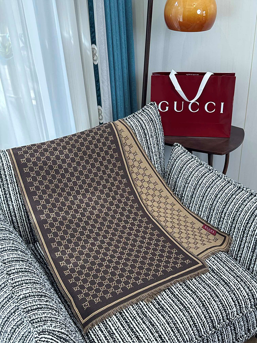 구찌 울 자카드 머플러