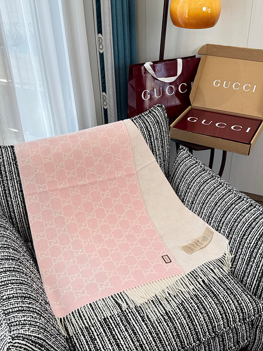 구찌 캐시미어 자카드 머플러