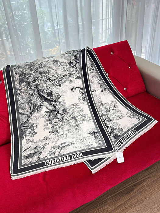 디올 뜨왈드주이 캐시미어 머플러