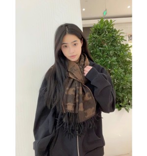 셀린느 모노그램 캐시미어 프린지드 머플러