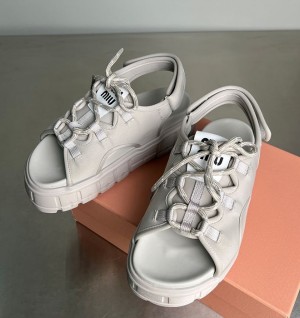 미우미우 청키 네오프렌 샌들