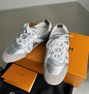 루이비통 스니커리나 (남녀공용)