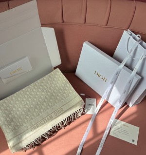 디올 로고 캐시미어 머플러