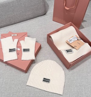 미우미우 로고 니트 비니 / 장갑 / 머플러