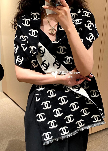 샤넬 CC 올오버 로고 머플러