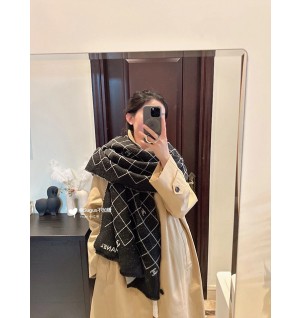 샤넬 CC 로고 다이아 패턴 머플러