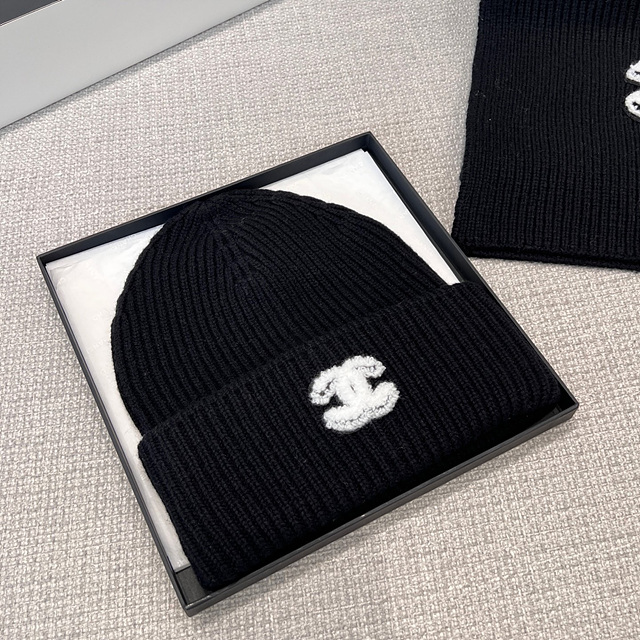 샤넬 CC 로고 리브 니트 비니 & 머플러