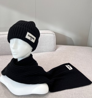 샤넬 라벨 패치 리브 니트 비니 & 머플러